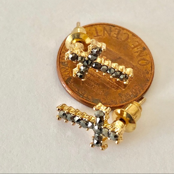 NWOT small cross studs - Picture 3 of 3